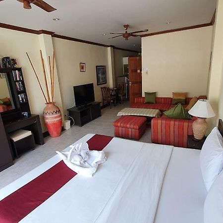 Patong Karlssons Hotel Εξωτερικό φωτογραφία