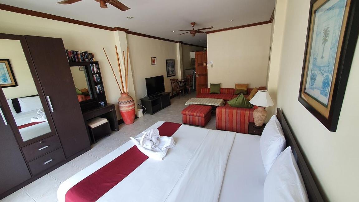 Patong Karlssons Hotel Εξωτερικό φωτογραφία